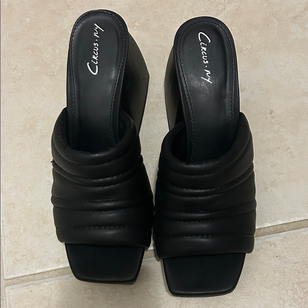 Circus by Sam Edelman Black Quilted Mules